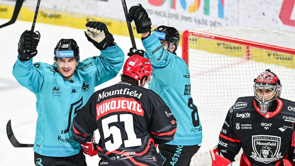 HOKEJ ONLINE: Karlovy Vary nasázely Hradci už pět gólů. Doma vede jenom Olomouc, v přesilovce zaskočila Pardubice