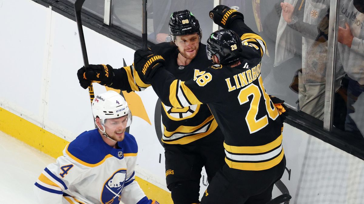 Pastrňák a Vladař byli mezi hvězdami zápasu