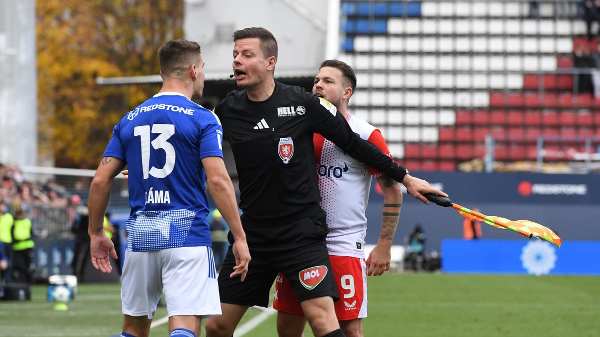 FOTBAL ONILE: Slavia nevyužila možnosti vyšvihnout se do čela, na gól čeká už 255 minut. Dnes ještě hraje Plzeň
