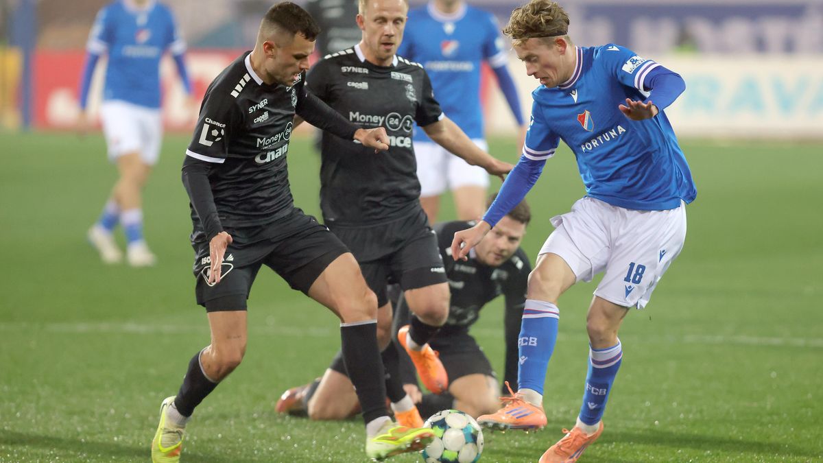 FOTBAL ONLINE: Jablonec v Ostravě i přes tlak Baníku vede. Bohemians a Boleslav vezou těsné výhry, Hradec zdemoloval Slovácko