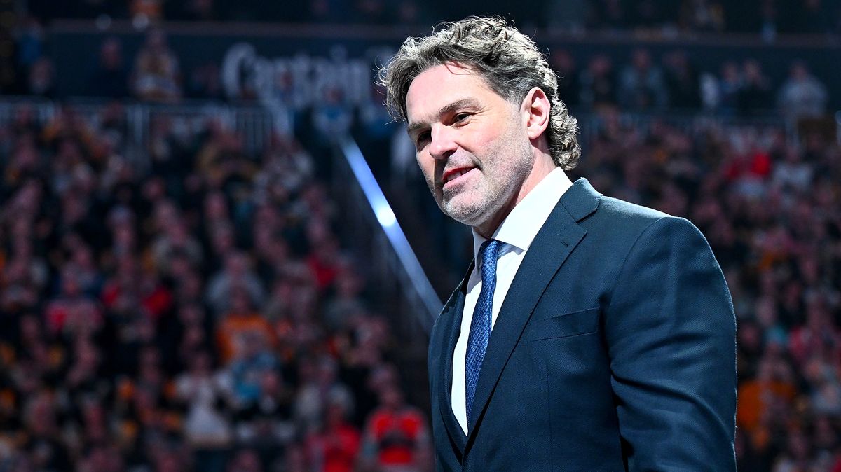 Aplaus pro českou legendu. Jágr dorazil na zápas Rangers