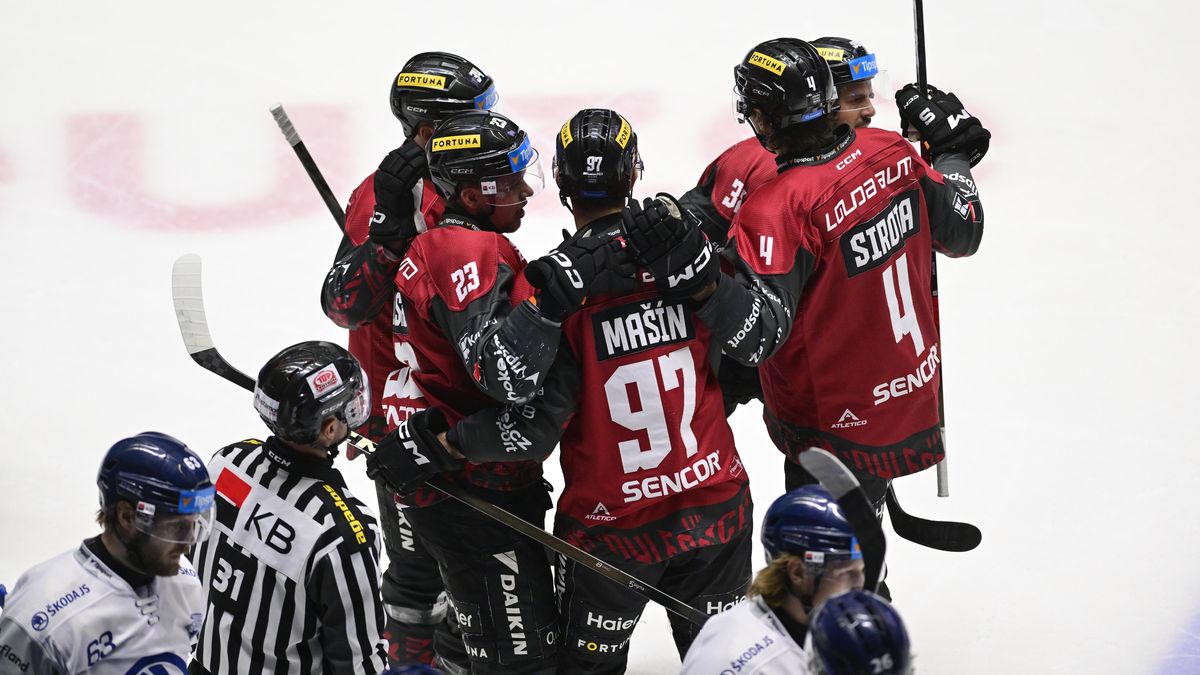 HOKEJ ONLINE: Sparta znovu udeřila! Pardubice musí dotahovat, Kladno přidává další zásah