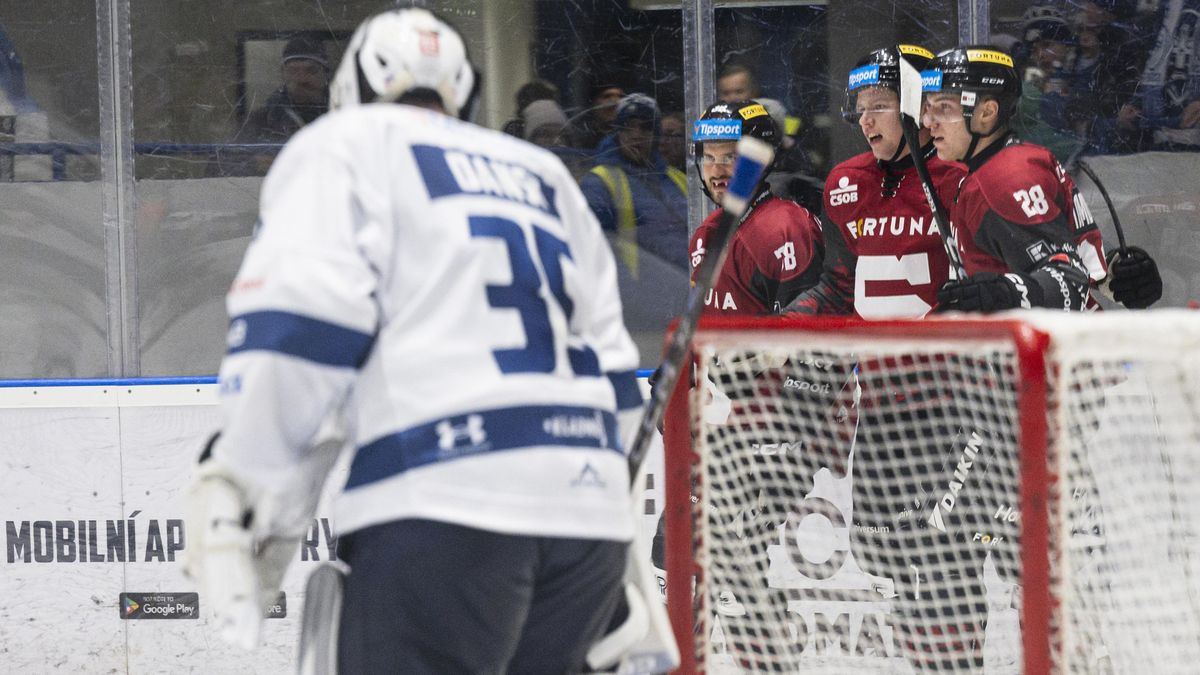 HOKEJ ONLINE: Kladno proti Spartě snížilo. Pardubice prohrávají. Vary odskakují Brnu