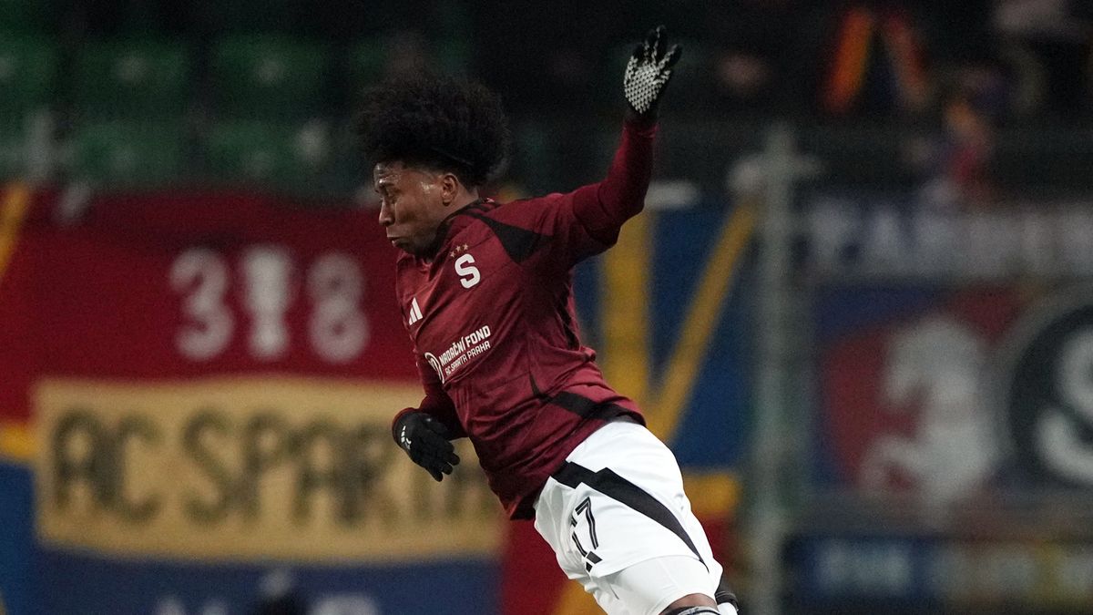 FOTBAL ONLINE: Důležitý zápas v boji o postup. Spartu poslal do vedení Preciado