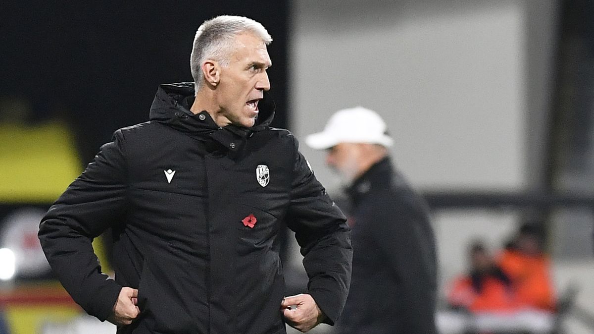 Hyský po prohře se Slavií zkritizoval Dweha. Byl u tří z pěti gólů, zlobil se kouč Plzně