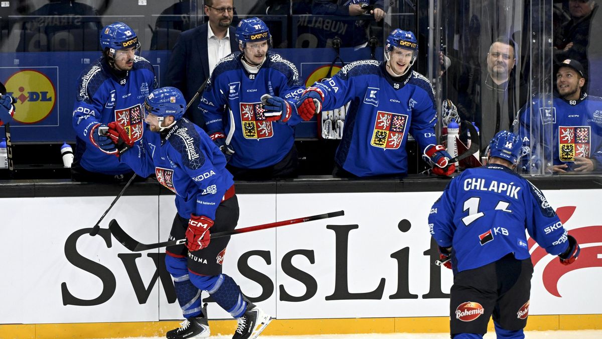 HOKEJ ONLINE: Češi vstoupili do poslední třetiny, Švýcaři už vystřídali gólmana