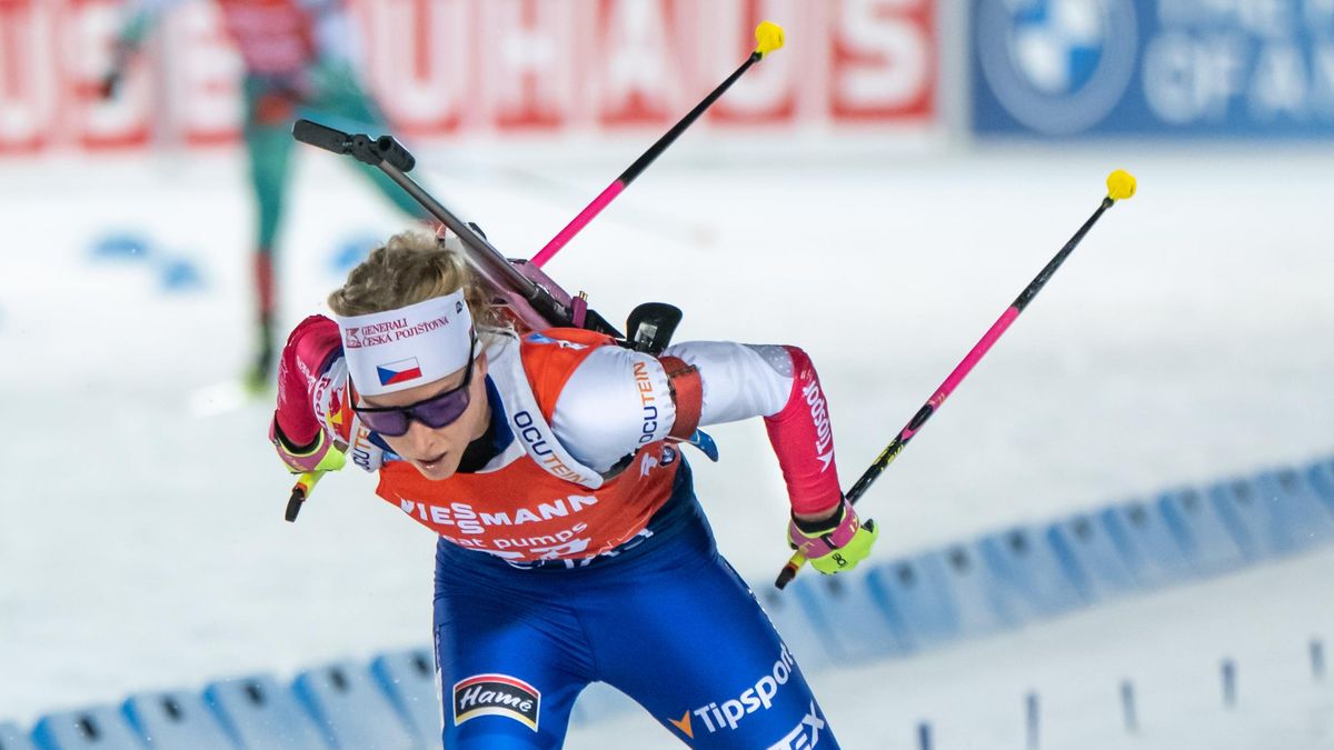 BIATLON ONLINE: Nula na úvod, Charvátová začala sprint parádně. Davidová už je v cíli