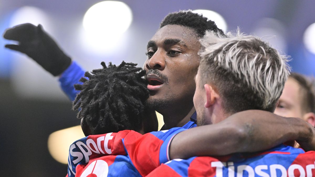 FOTBAL ONLINE: Plzeň zlomila kouzlo brankáře Dukly. Zlín dvakrát udeřil proti Sigmě. Karviná rozdrtila Klokany. Sparta se chce přiblížit Slavii