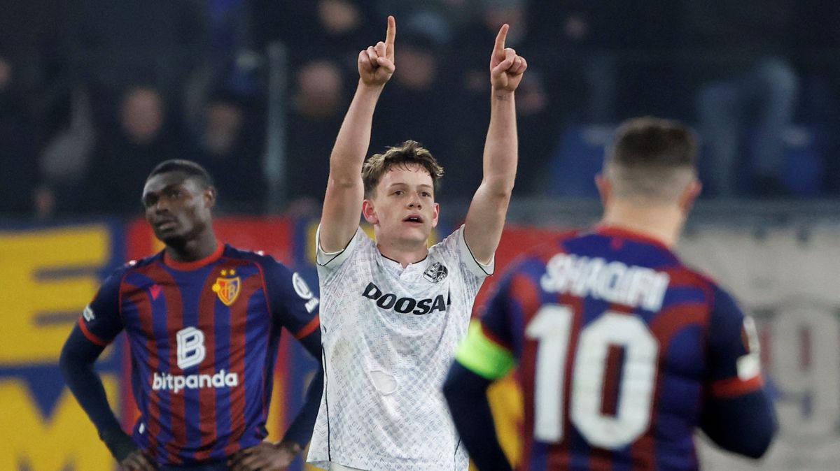 FOTBAL ONLINE: Gól! Plzeň poslal do vedení 18letý mladík