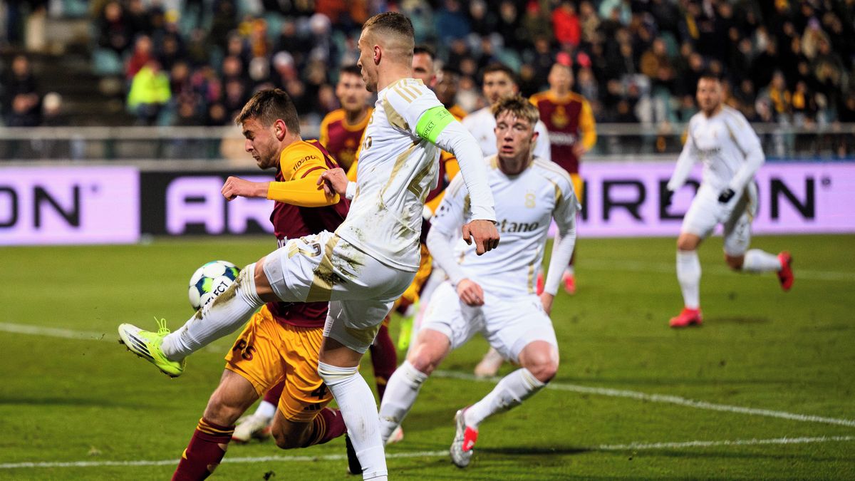 Diváky překvapila penalta pro Spartu. Její kapitán se divil, zaskočila i trenéra Dukly