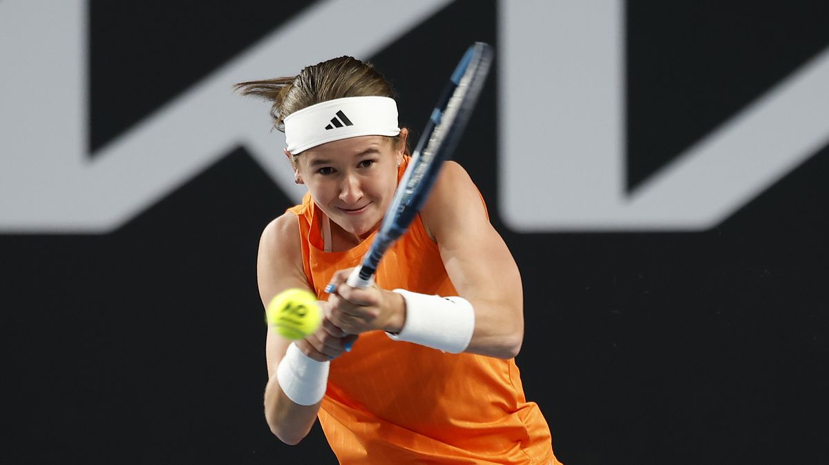 TENIS ONLINE: Bartůňková čelí olympijské vítězce a sahá po zisku úvodní sady! Tři Češky slaví postup