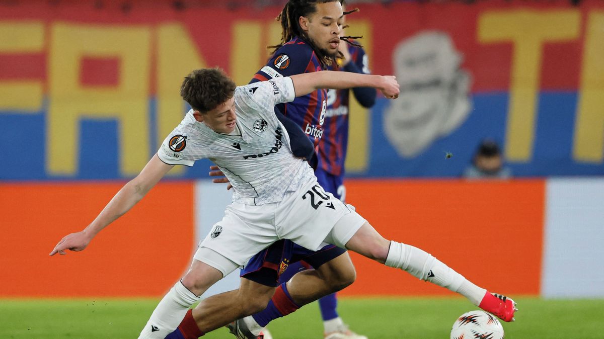 FOTBAL ONLINE: Plzeň si málem dala vlastní gól