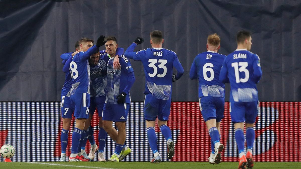 FOTBAL ONLINE: Neskutečný tlak ve druhé půli! Sigma sahá po obratu, zápas vrcholí