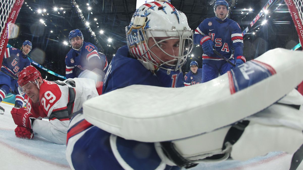 HOKEJ ONLINE: Šokující gól, Američané znovu prohrávají. Finové rozprášili Itálii a pomohli Slovákům k prvenství ve skupině