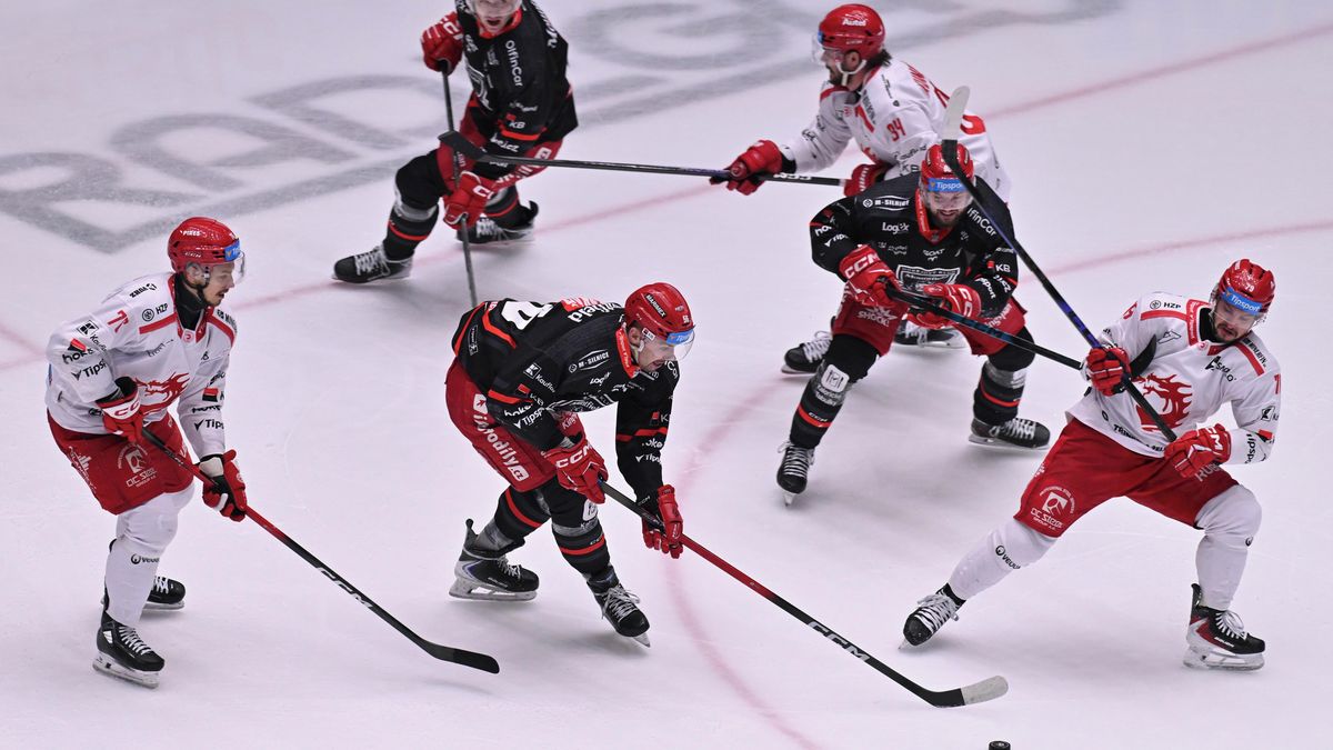 HOKEJ ONLINE: Videomomenty. Mountfield otevírá v Třinci skóre