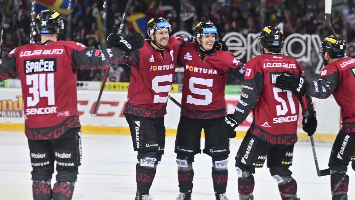 HOKEJ ONLINE: Videomomenty. Sparta dominuje! Pražané přidávají další branku