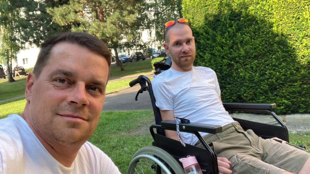 Bývalý sparťan prosí o pomoc. Viděl jsem bezmoc, popisuje stav vážně nemocného bratra