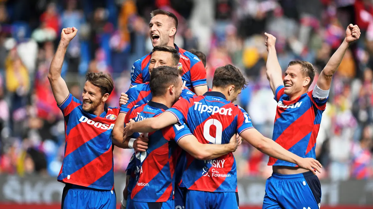 FOTBAL ONLINE: Plzeň v euforii! Zvyšuje náskok. Artis srovnal