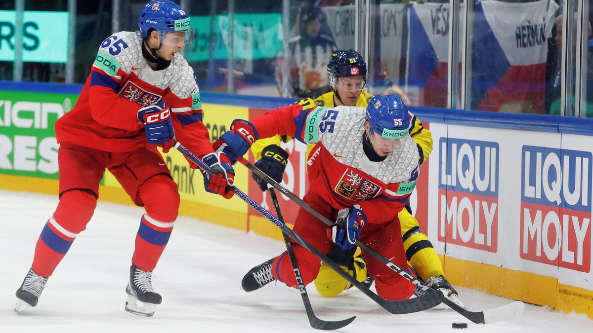 HOKEJ ONLINE: Češi pod palbou! Proti Švédům těžce brání náskok