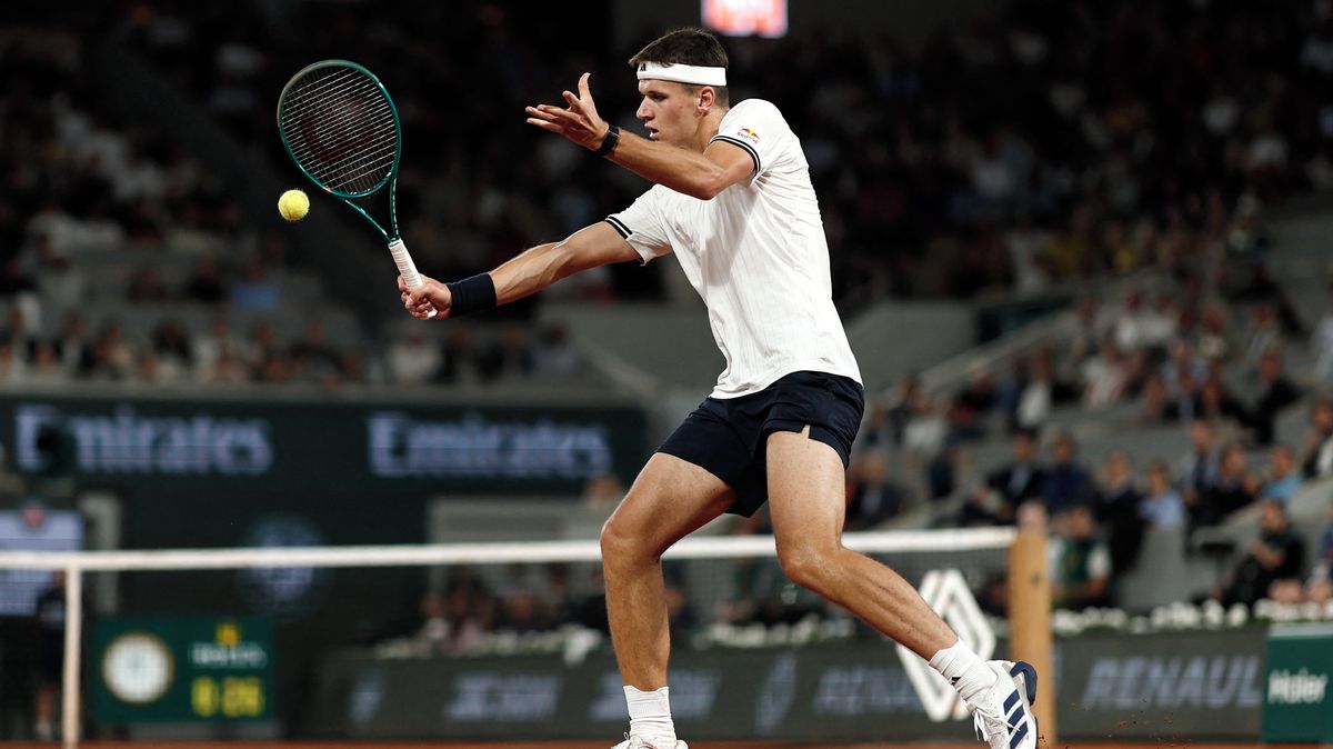 TENIS ONLINE: Menšík zatlačil Brazilce do problémů. V souboji o semifinále Roland Garros má navrch