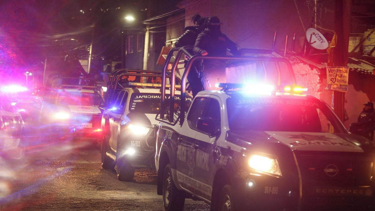Na Čechy číhá nebezpečí. Policajti vám nepomůžou! Desítky fanoušků přijdou o doklady, varuje majitel kavárny