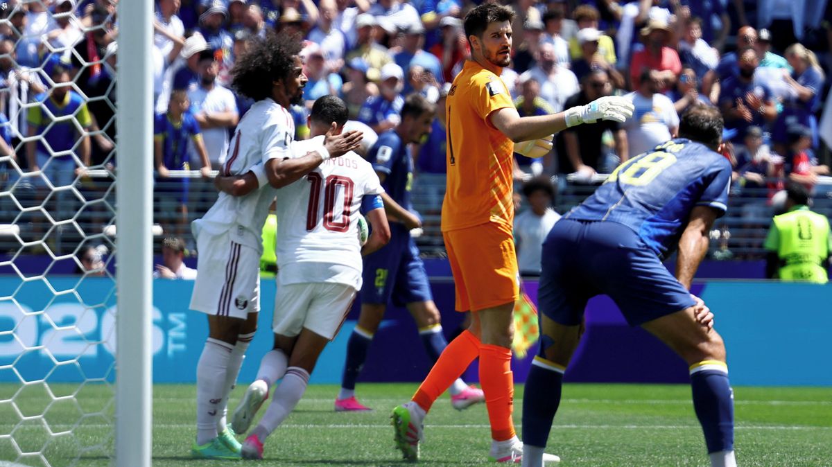 FOTBAL ONLINE: Naděje pro otloukánka! Bosna inkasuje a komplikuje si cestu za postupem