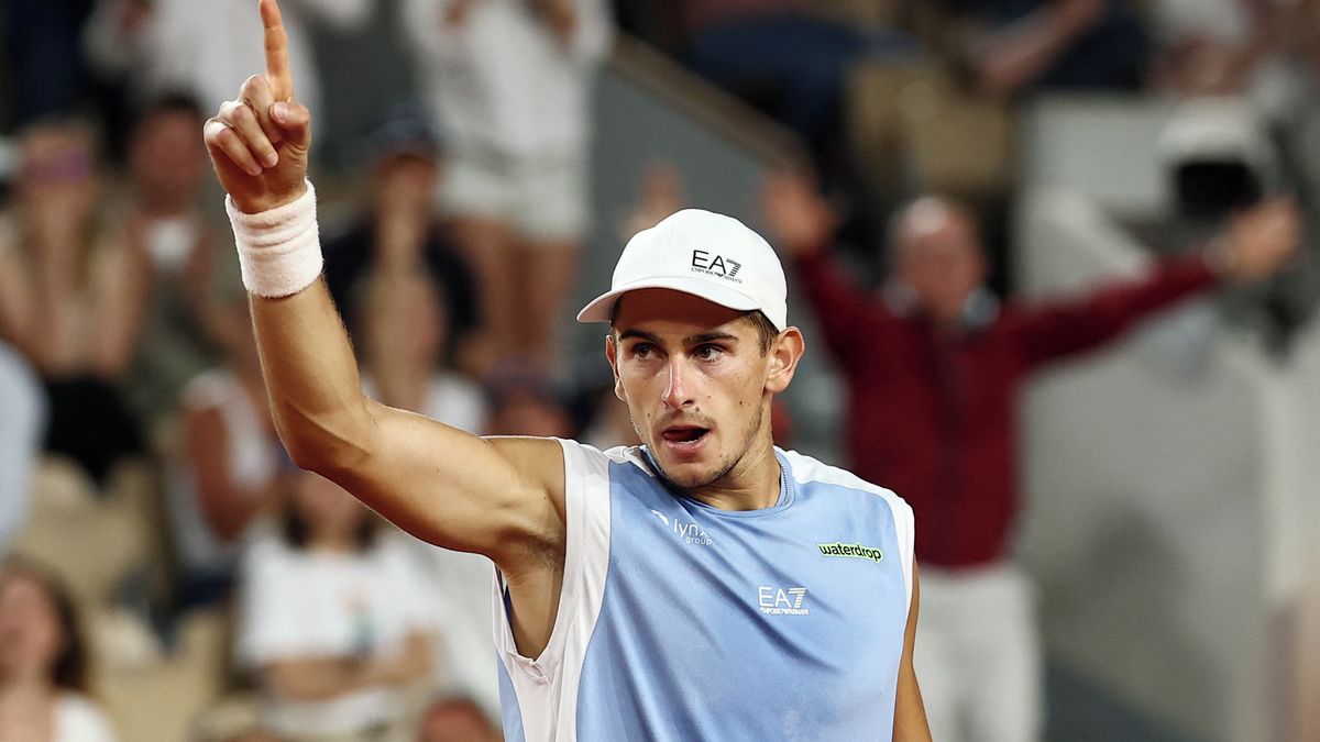 Roland Garros zná všechny čtvrtfinalisty. Už to ani nebyl tenis, přiznal po maratonu šťastný vítěz