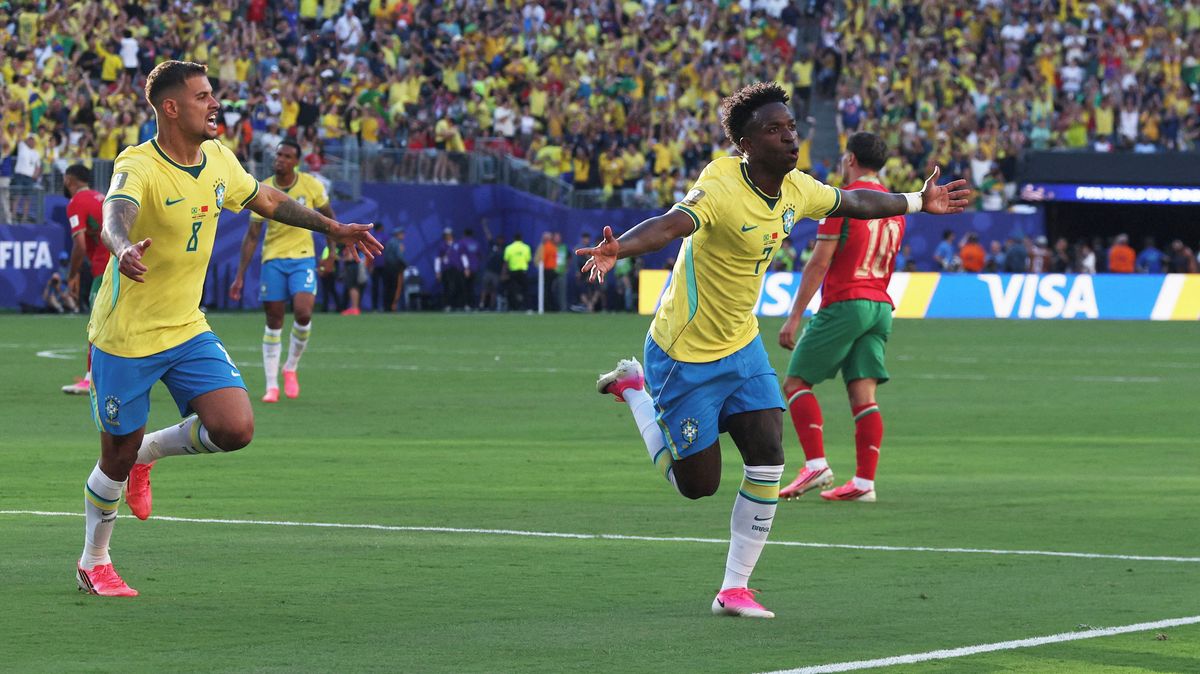 FOTBAL ONLINE: Brazílie udeřila! Atraktivní bitva na MS nabírá grády