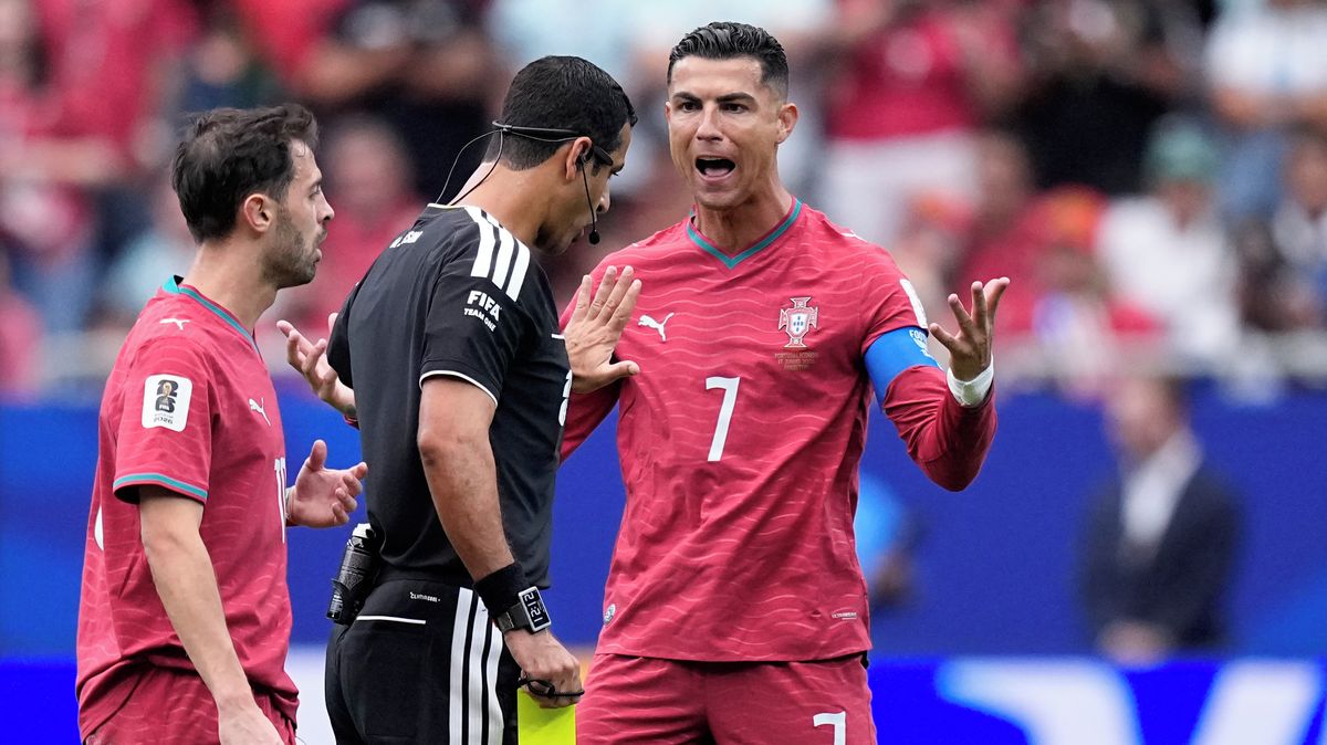 FOTBAL ONLINE: Ronaldo v akci! Portugalci mají do MS skvělý nástup