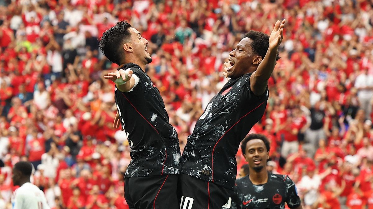FOTBAL ONLINE: Kanada má luxusní náskok, druhá červená pro Katar