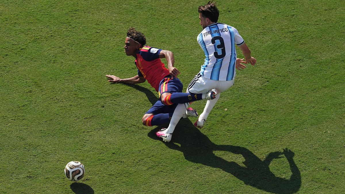 FOTBAL ONLINE: Argentina odvrátila pohromu! Tlak Španělska roste
