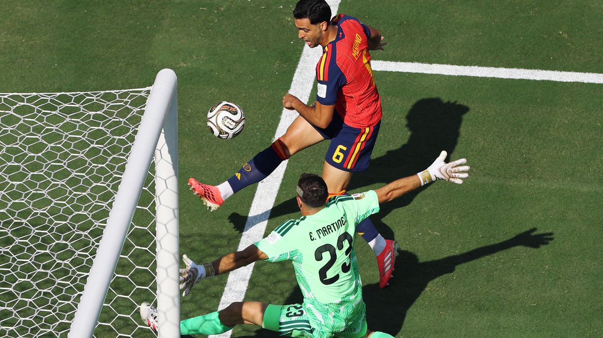 FOTBAL ONLINE: Argentina jde do deseti! Červená za brutální faul, blíží se prodloužení