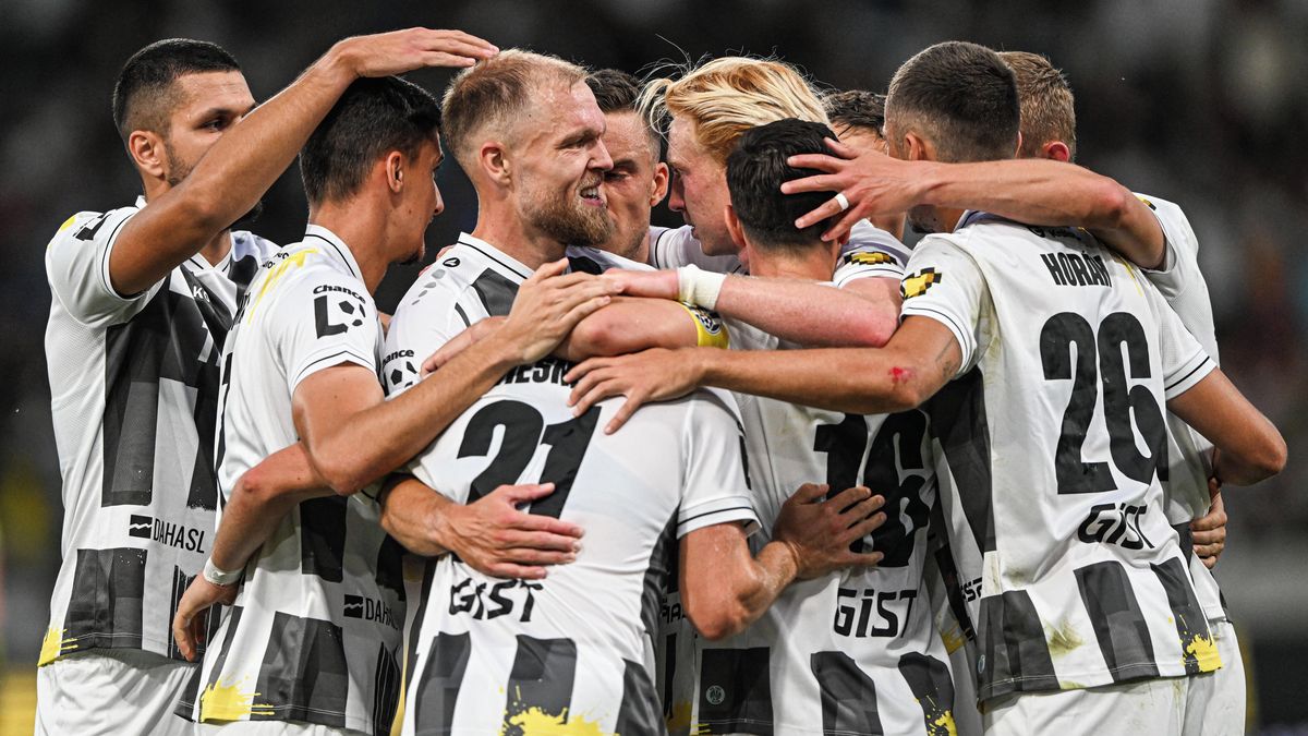 FOTBAL ONLINE: Naděje pro Pardubice, Hradec inkasuje. Slavia dokráčela k jasné výhře, Jablonec udolal Olomouc