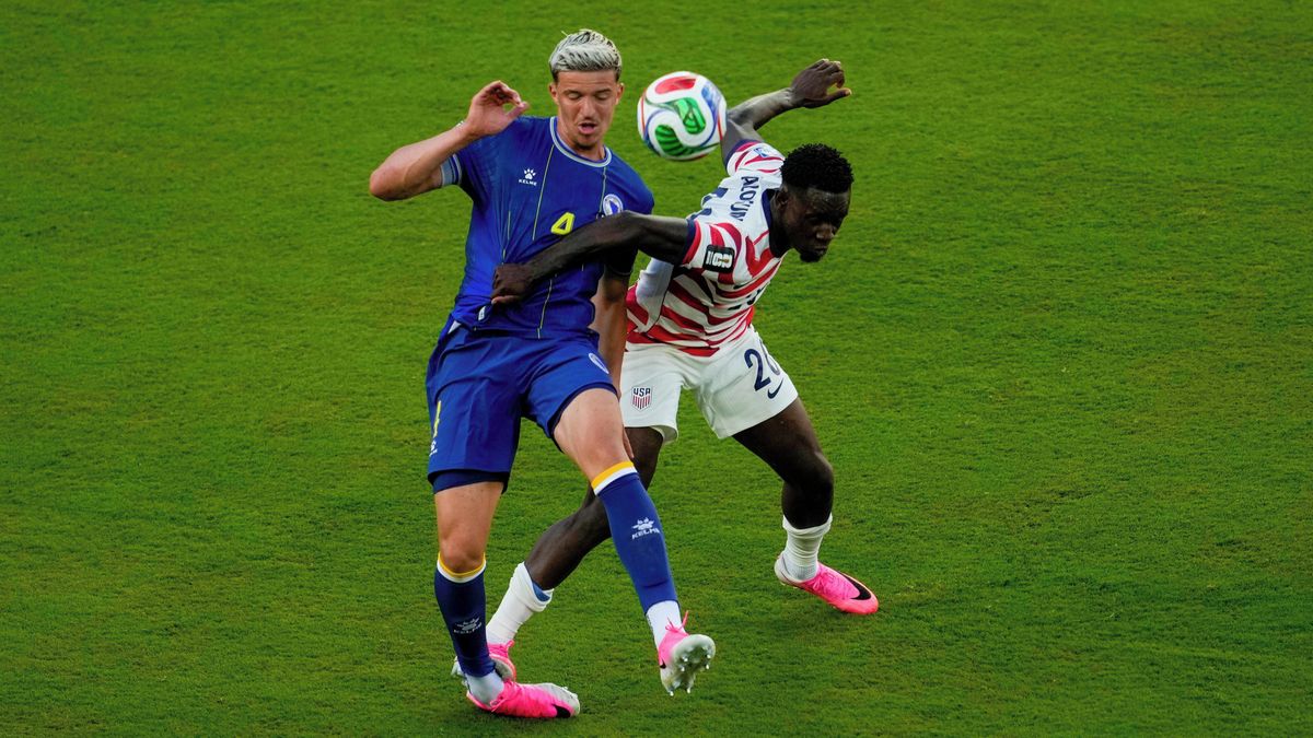 FOTBAL ONLINE: Oslabení Američané zužitkovali trestný kop a Bosna může pomalu balit kufry