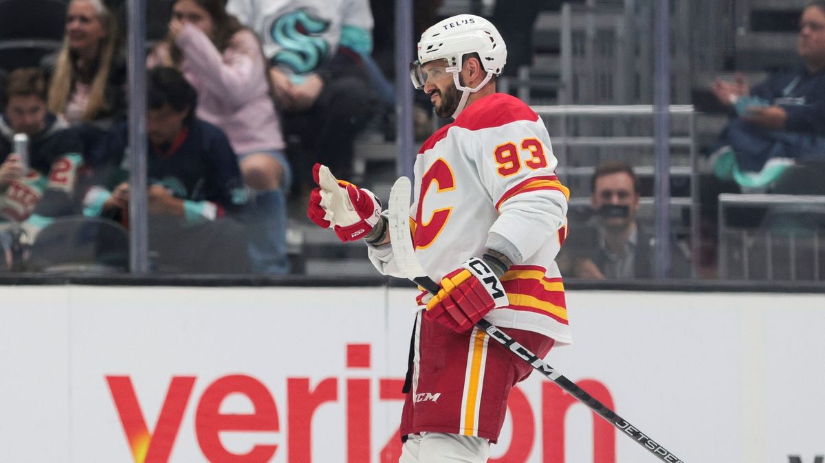 Konec v zámoří. Český snajpr podepsal smlouvu v KHL