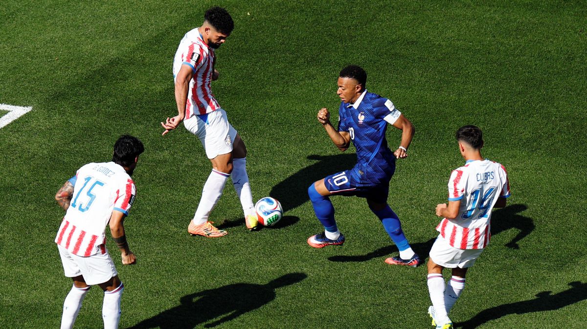 FOTBAL ONLINE: Favorizovaná Francie dobývá branku outsidera z Paraguaye