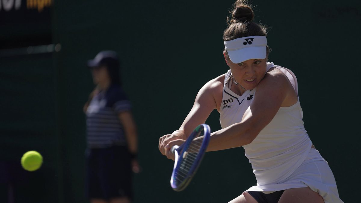 TENIS ONLINE: Nosková vyrovnává. Bouzková po více než třech hodinách boje postupuje