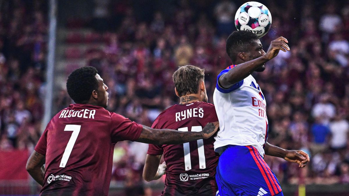 FOTBAL ONLINE: Euforie na Spartě rychle skončila! Gól neplatí