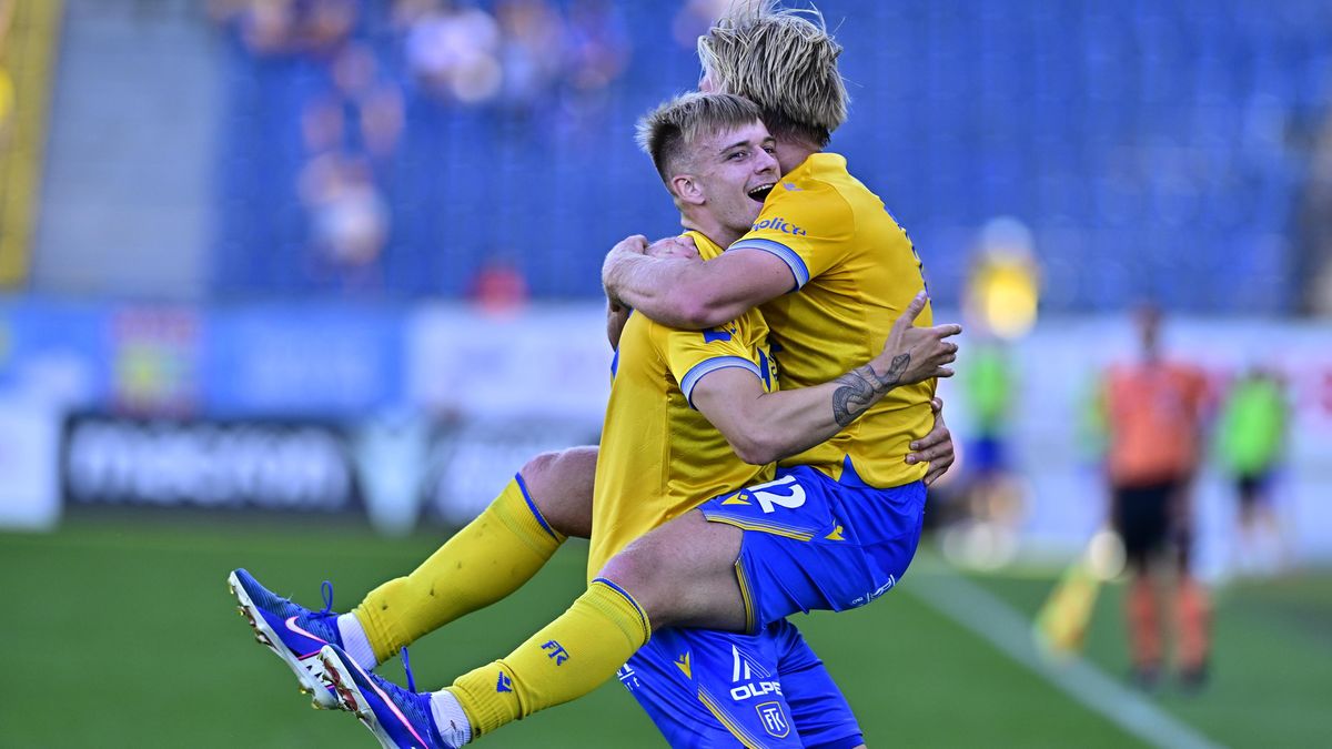 FOTBAL ONLINE: Gólová lavina pokračuje, Teplice se Plzni zase přiblížily. Klokani udeřili ve Zlíně