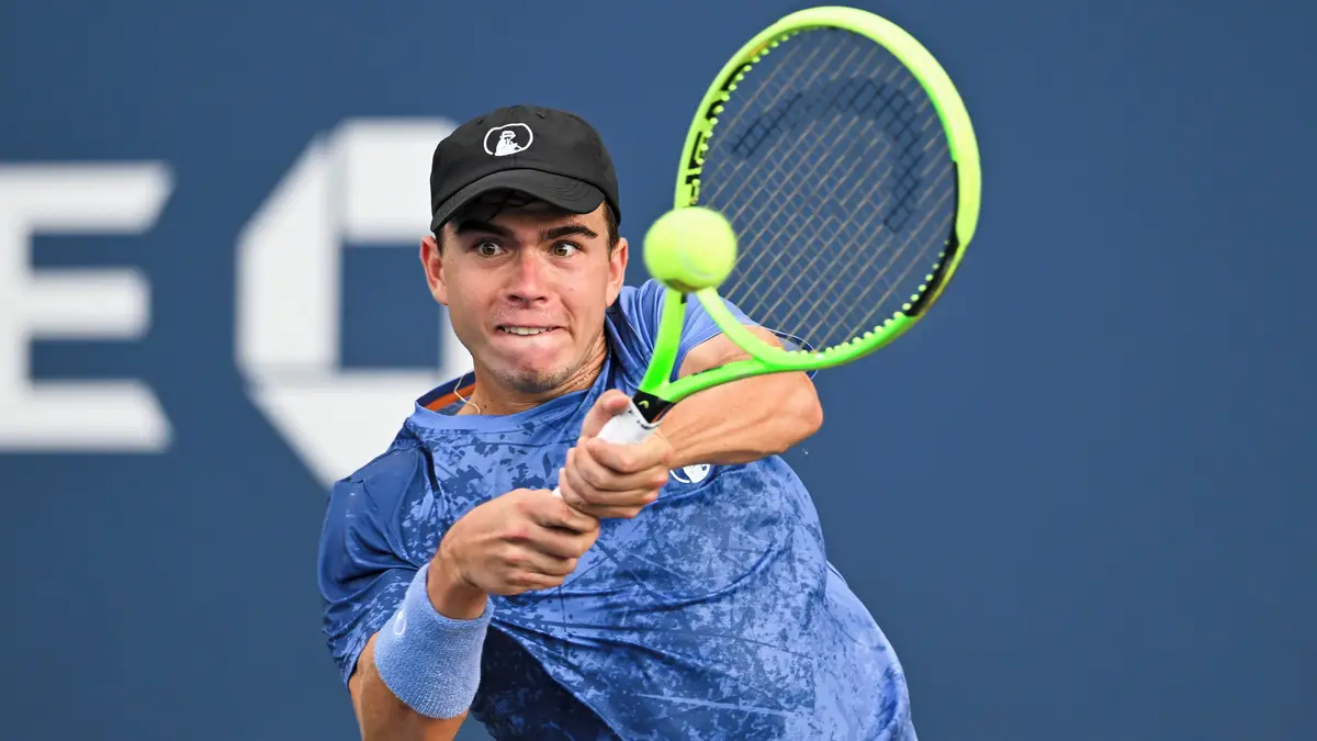 TENIS ONLINE: Svrčina skvěle zvládl závěr prvního setu. Chystá se i Menšík