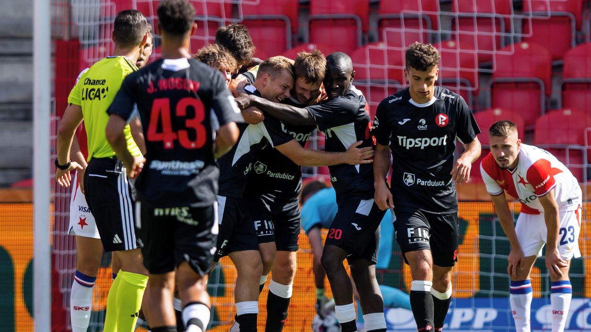 FOTBAL ONLINE: Šok pro Slavii! Po gólu přichází blesková odpověď