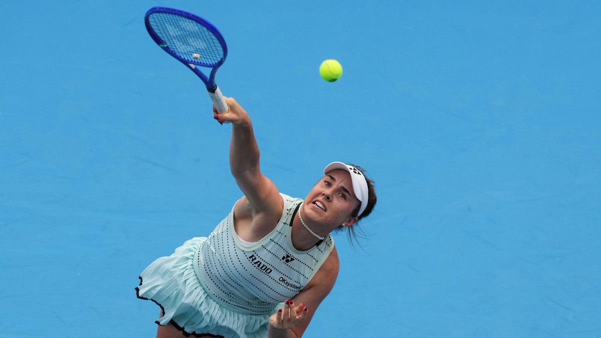 TENIS ONLINE: Nosková v první sadě schytala výprask, teď se přerušuje. Menšík promarnil slibně rozjetý zápas