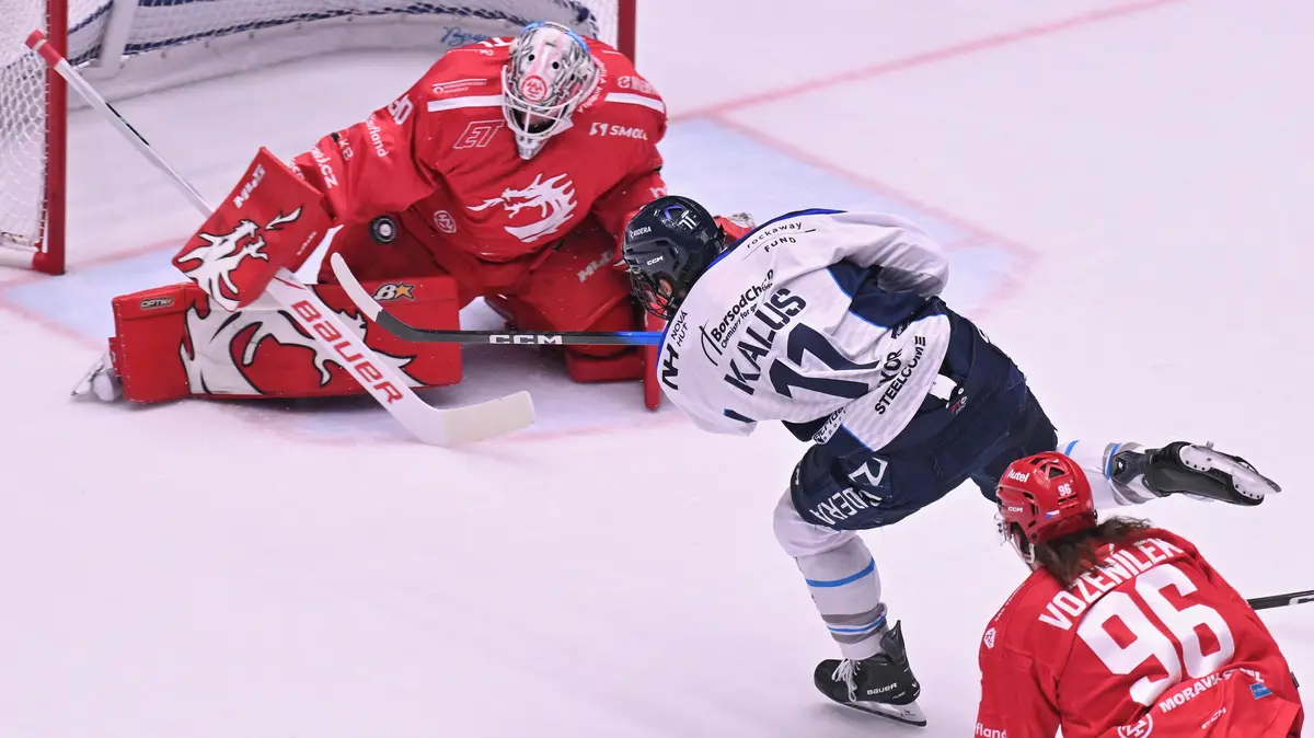 HOKEJ ONLINE: Třinec předvádí obrat! Pardubice bojují v Boleslavi, v akci už je i Sparta