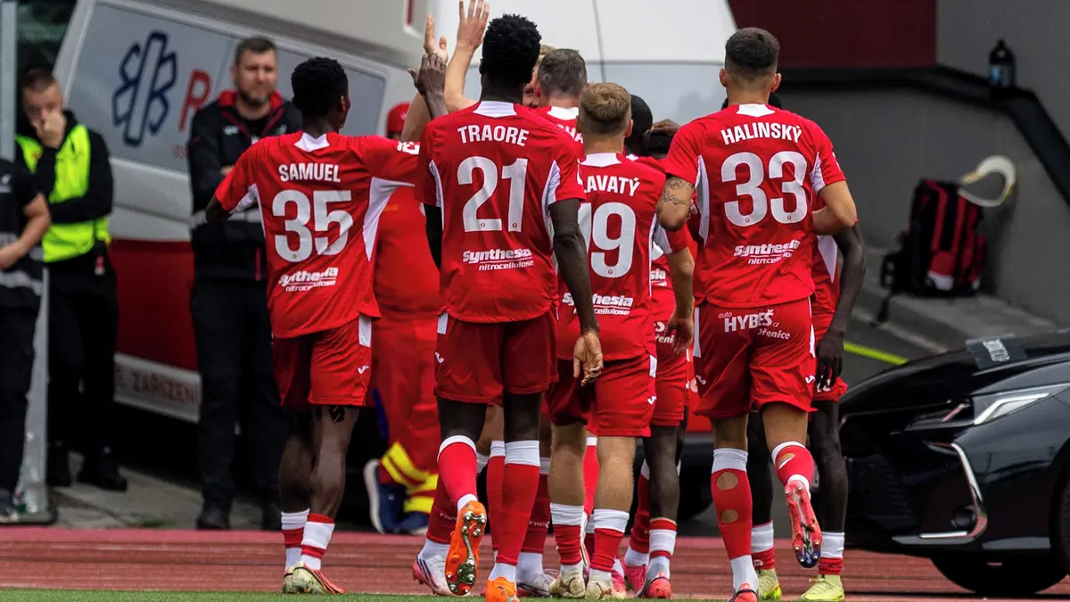 FOTBAL ONLINE: Další rána pro Baník! Slavia se představí v Teplicích