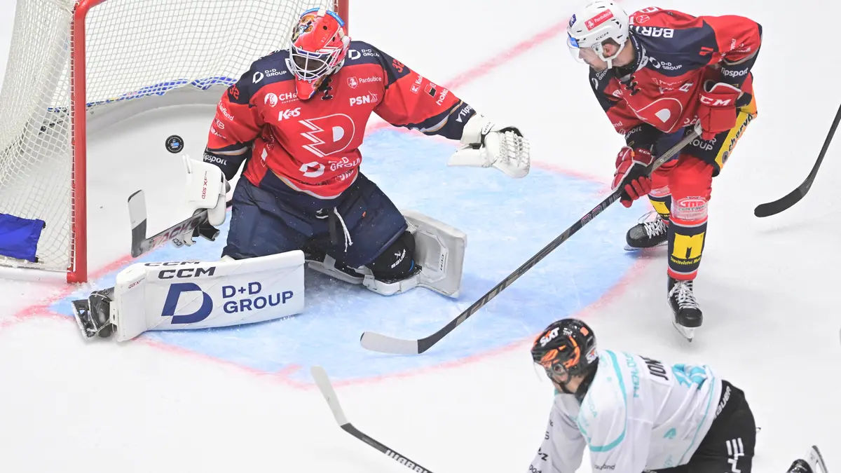 HOKEJ ONLINE: Na další gól Pardubic přišla blesková odpověď! V Budějovicích padly v závěru třetiny tři góly