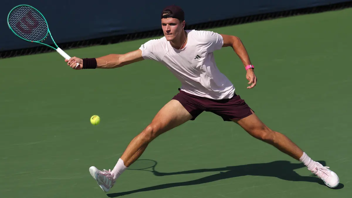 TENIS ONLINE: Menšík si přivlastnil třetí set, od postupu ho dělí jediný. Svrčina na US Open skončil