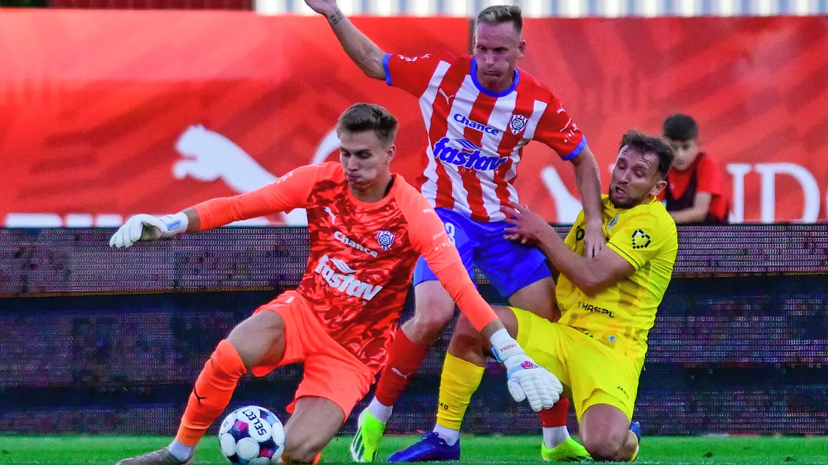 FOTBAL ONLINE: Zázračný zákrok v Brně, hradecký brankář podržel svůj tým