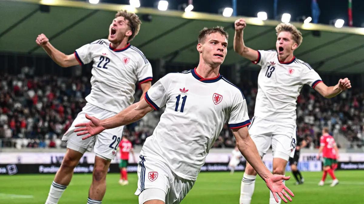 FOTBAL ONLINE: Paráda. Český tlak přináší vytoužený gól