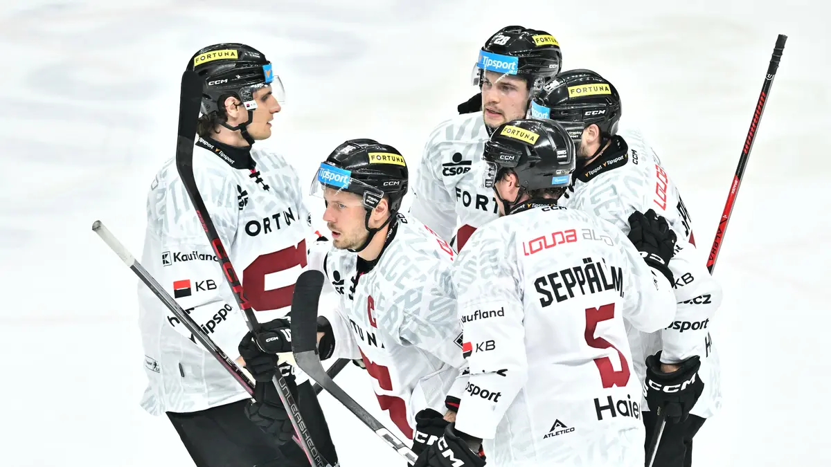 HOKEJ ONLINE: Sparta zmírnila pohromu! Pardubice ztratily náskok, Třinec srovnal