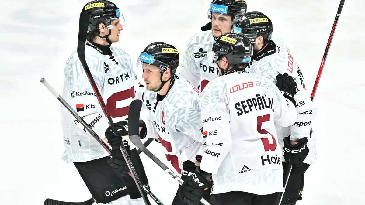 HOKEJ ONLINE: Sparta zmírnila pohromu! Pardubice ztratily náskok, Třinec srovnal